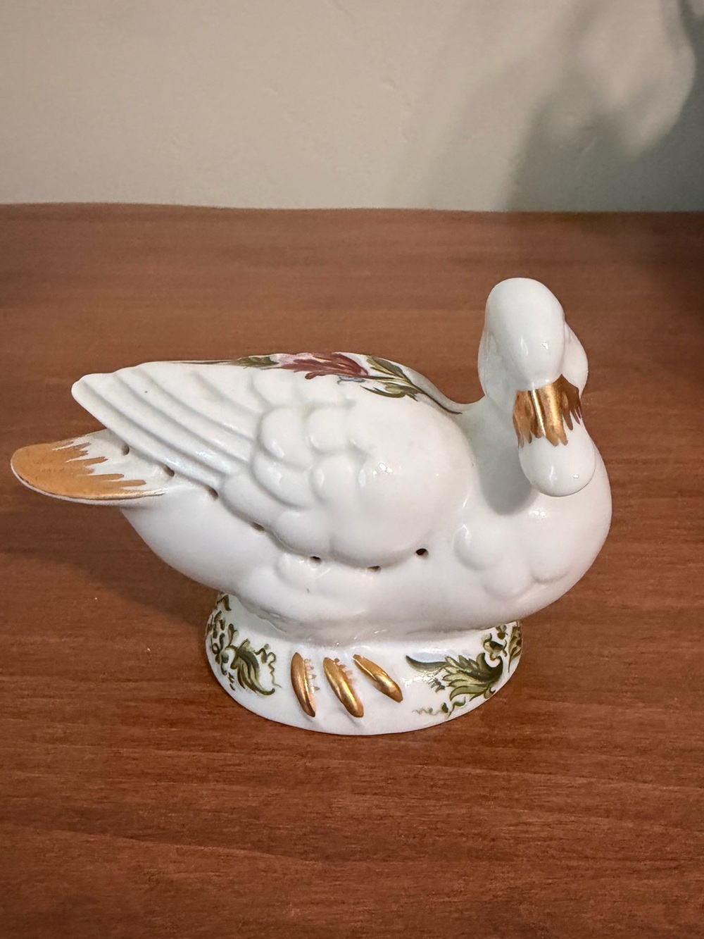 Vintage Chelsea Gardens Goose/Duck Elizabeth Arden Potpourri holder